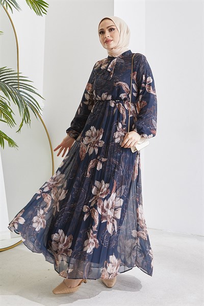 Serena Çiçek Desen Piliseli Lacivert Şifon Elbise