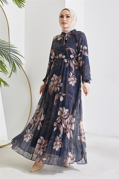 Serena Çiçek Desen Piliseli Lacivert Şifon Elbise