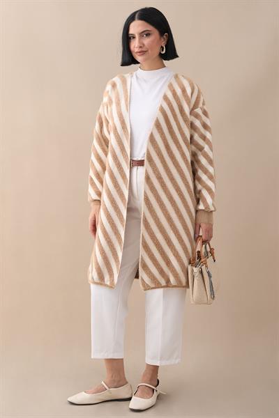 Şeritli Tüylü Bej Triko Hırka