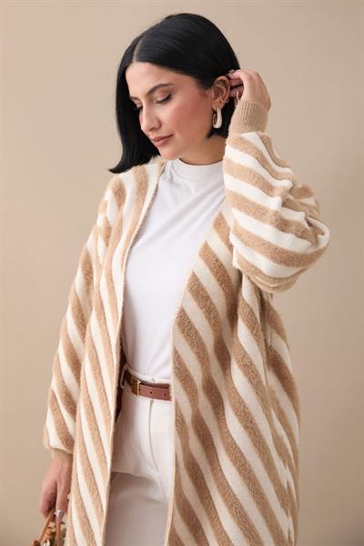 Şeritli Tüylü Bej Triko Hırka