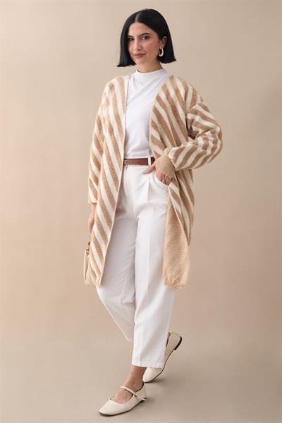 Şeritli Tüylü Bej Triko Hırka