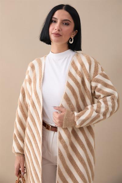 Şeritli Tüylü Bej Triko Hırka