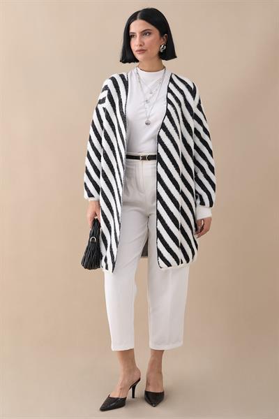 Şeritli Tüylü Siyah Triko Hırka