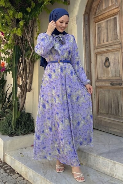 Soft Desen Yakası Kuşaklı Lila Şifon Elbise