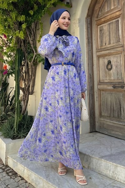 Soft Desen Yakası Kuşaklı Lila Şifon Elbise