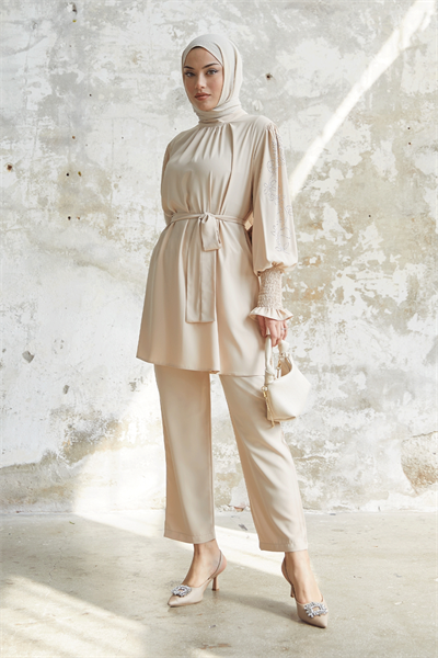 Stone-Detail Balloon Sleeve Satin Suit - Beige
