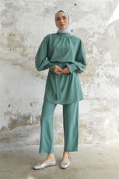Stone-Detail Balloon Sleeve Satin Suit - Mint