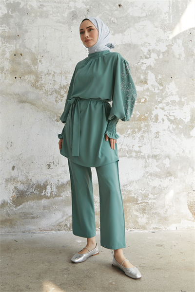 Stone-Detail Balloon Sleeve Satin Suit - Mint