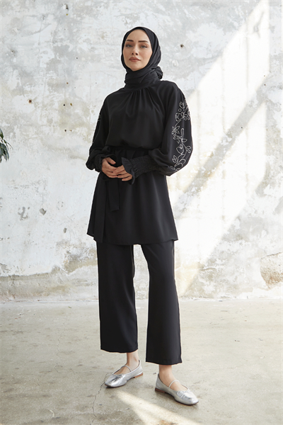 Taş Detaylı Balon Kol İkili Siyah Saten Takım