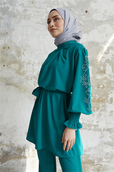 Stone-Detail Balloon Sleeve Satin Suit - Emerald Green