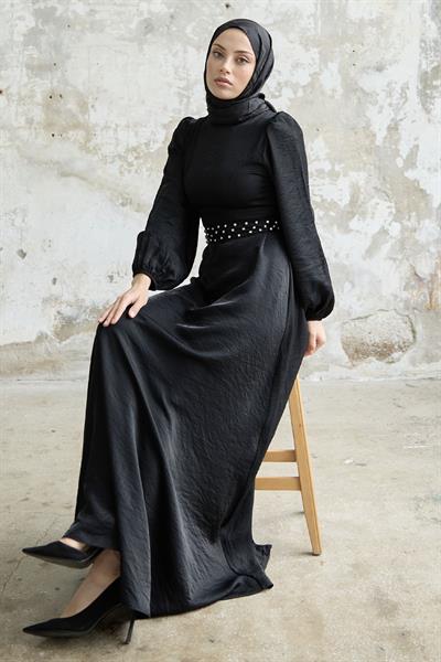 Taş Kuşaklı Simli Siyah Saten Elbise