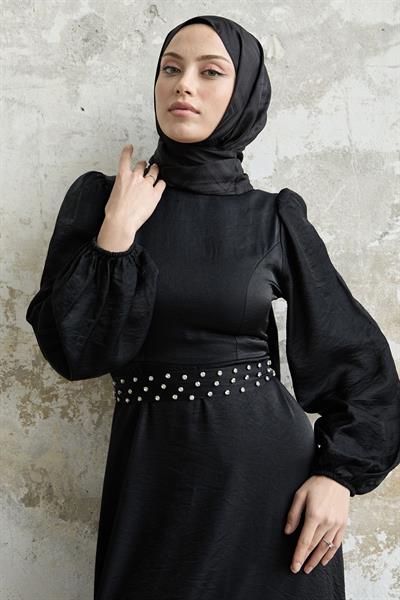Taş Kuşaklı Simli Siyah Saten Elbise