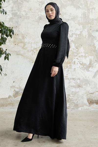 Taş Kuşaklı Simli Siyah Saten Elbise