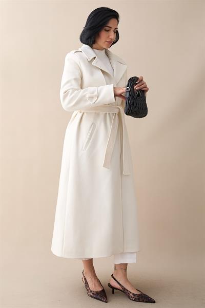 Tek Kapaklı Cepli Kuşaklı Beyaz Kaşe Kaban