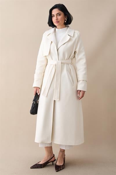 Tek Kapaklı Cepli Kuşaklı Beyaz Kaşe Kaban