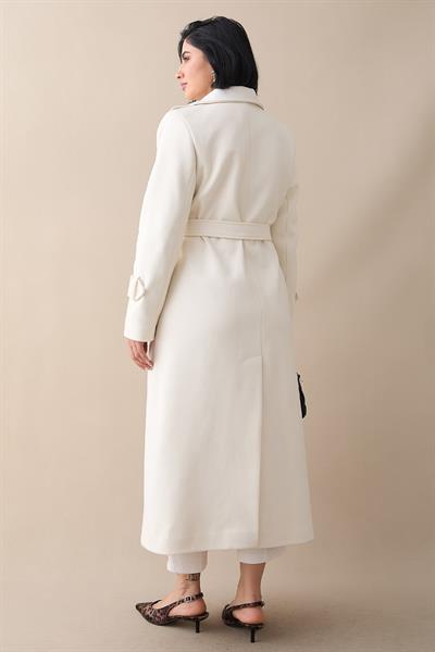 Tek Kapaklı Cepli Kuşaklı Beyaz Kaşe Kaban