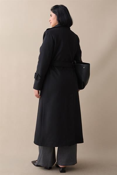 Tek Kapaklı Cepli Kuşaklı Siyah Kaşe Kaban