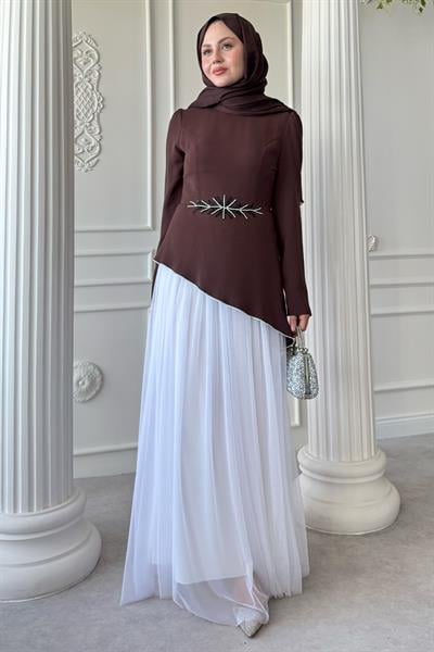 Tül Etekli Taş Detaylı Acı Kahve Elbise