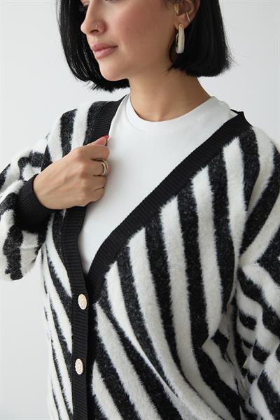 Tüy Şeritli Kısa Siyah Triko Hırka