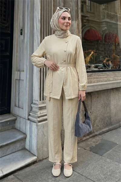 Üç Düğmeli Kuşaklı Bej Modal Takım