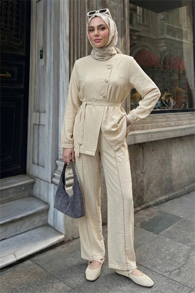 Üç Düğmeli Kuşaklı Bej Modal Takım