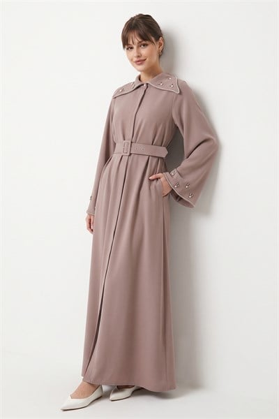 Üçgen Yaka Taşlı Bej Abaya