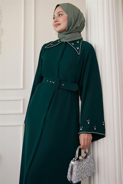 Üçgen Yaka Taşlı Petrol Yeşili Abaya