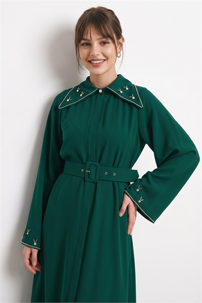 Üçgen Yaka Taşlı Zümrüt Yeşili Abaya