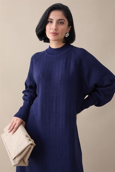 Uzun Balon Kol Lacivert Triko Elbise