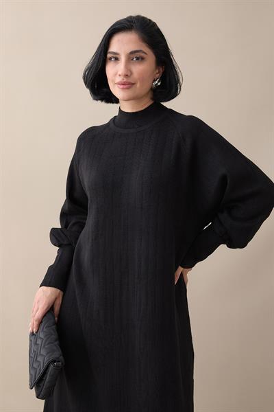 Uzun Balon Kol Siyah Triko Elbise