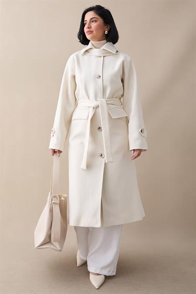 Yakası Apoletli Kapak Cep Beyaz Kaşe Kaban