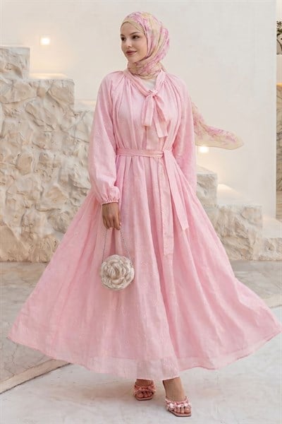 Yakası Bağcıklı Kuşaklı Pembe Elbise