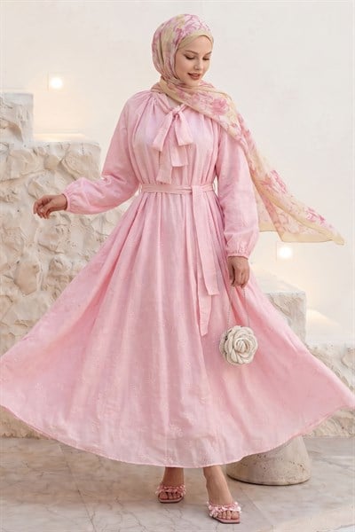 Yakası Bağcıklı Kuşaklı Pembe Elbise