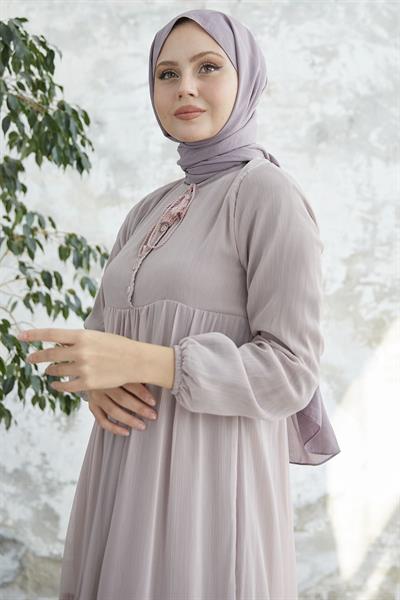 Yakası Bağcıklı Yoryo Pudra Şifon Elbise