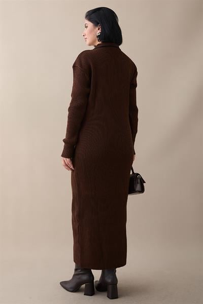 Yakası Biyeli Acı Kahve Triko Elbise