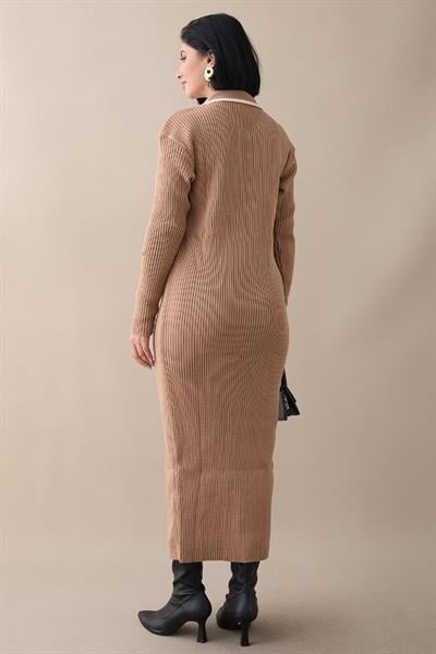 Yakası Biyeli Camel Triko Elbise