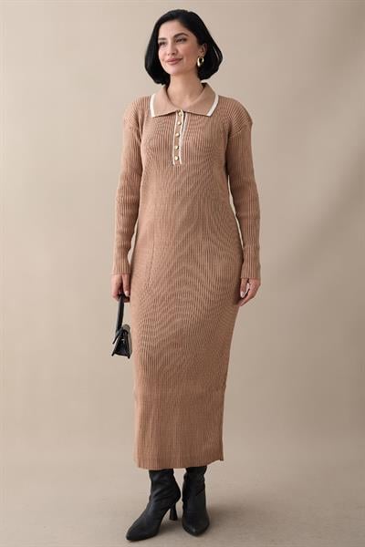 Yakası Biyeli Camel Triko Elbise