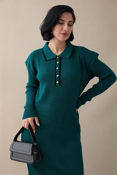 Yakası Biyeli Zümrüt Triko Elbise