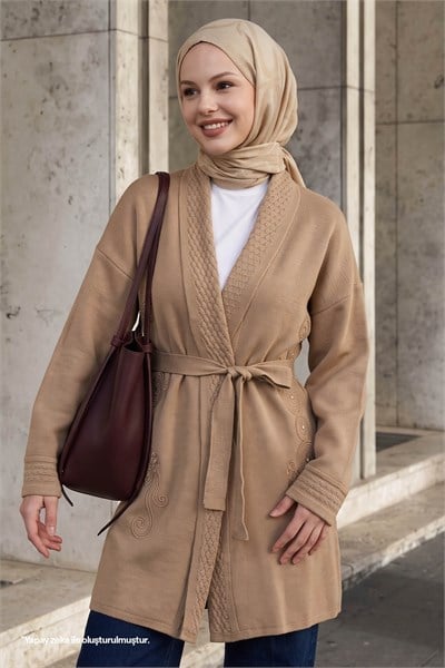 Yakası Desenli Nakışlı Sütlü Kahve Triko Ceket