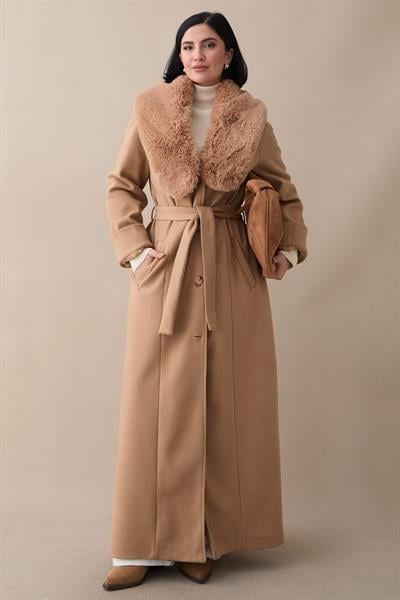 Yakası Kürklü Astarlı Kuşaklı Camel Kaşe Kaban
