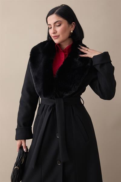 Yakası Kürklü Astarlı Kuşaklı Siyah Kaşe Kaban