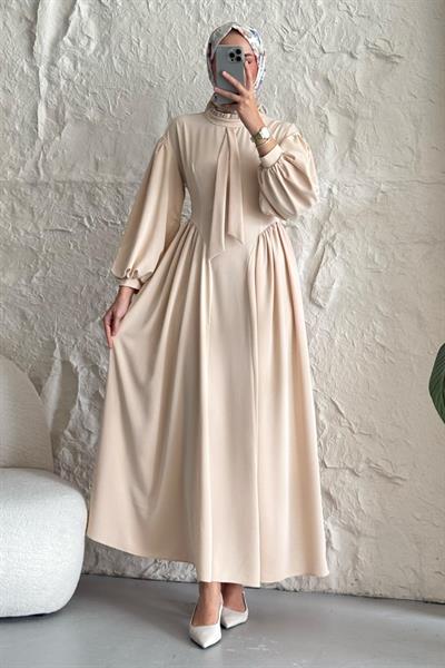 Yakası Kuşaklı Kolları Balon Bej Elbise