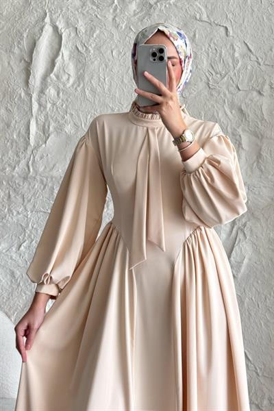 Yakası Kuşaklı Kolları Balon Bej Elbise