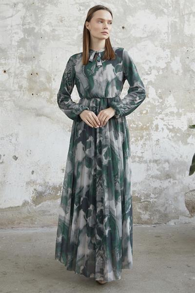 Yakası Kuşaklı Tüllü Yeşil Elbise