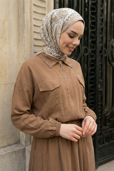 Yakası Taşlı Fermuarlı Camel Modal Takım
