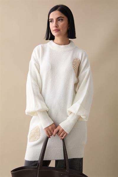 Yaprak Taş Beyaz Triko Kazak