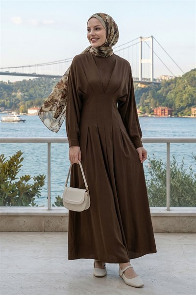Yarasa Kol Kuşaklı Kahverengi Elbise