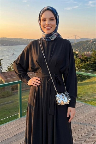 Yarasa Kol Kuşaklı Siyah Elbise