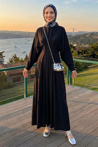 Yarasa Kol Kuşaklı Siyah Elbise