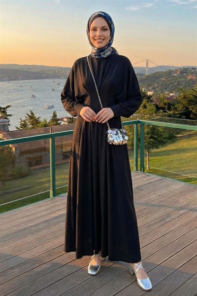 Yarasa Kol Kuşaklı Siyah Elbise